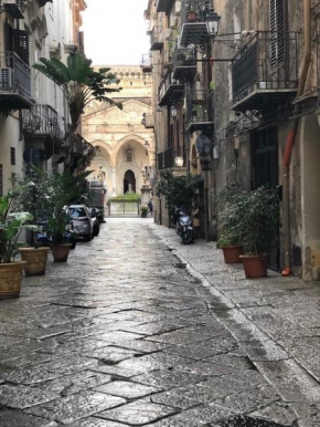 Casa di fronte la Cattedrale